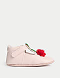Chaussures bébés à bride en T, bande auto-agrippante et motif cerise en 3D (jusqu’au 18 mois)