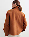 Veste courte double face en laine &agrave; encolure