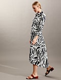 Robe midi style chemise 100&nbsp;% lin &agrave; imprim&eacute; z&egrave;bre
