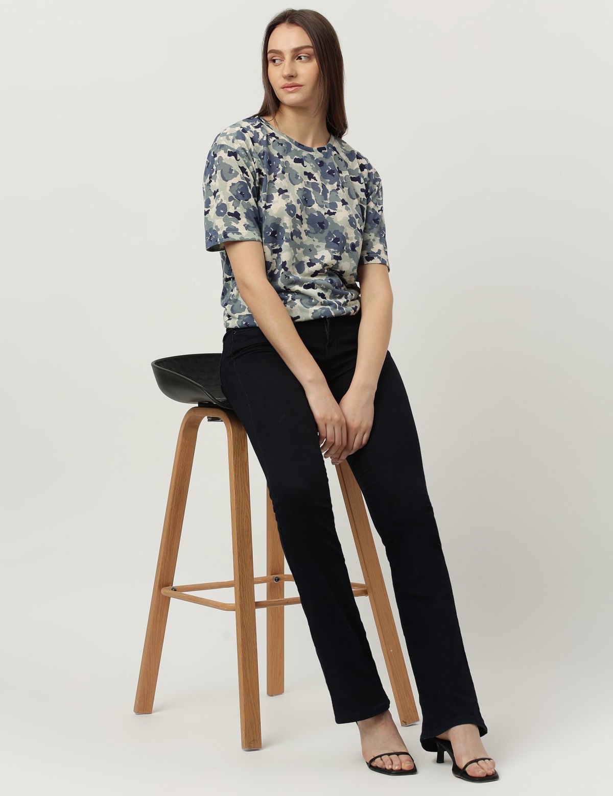 

Marks & Spencer Abstract Printed Short Sleeve T-Shirt (FEMALE, BEIGE MIX, 12)