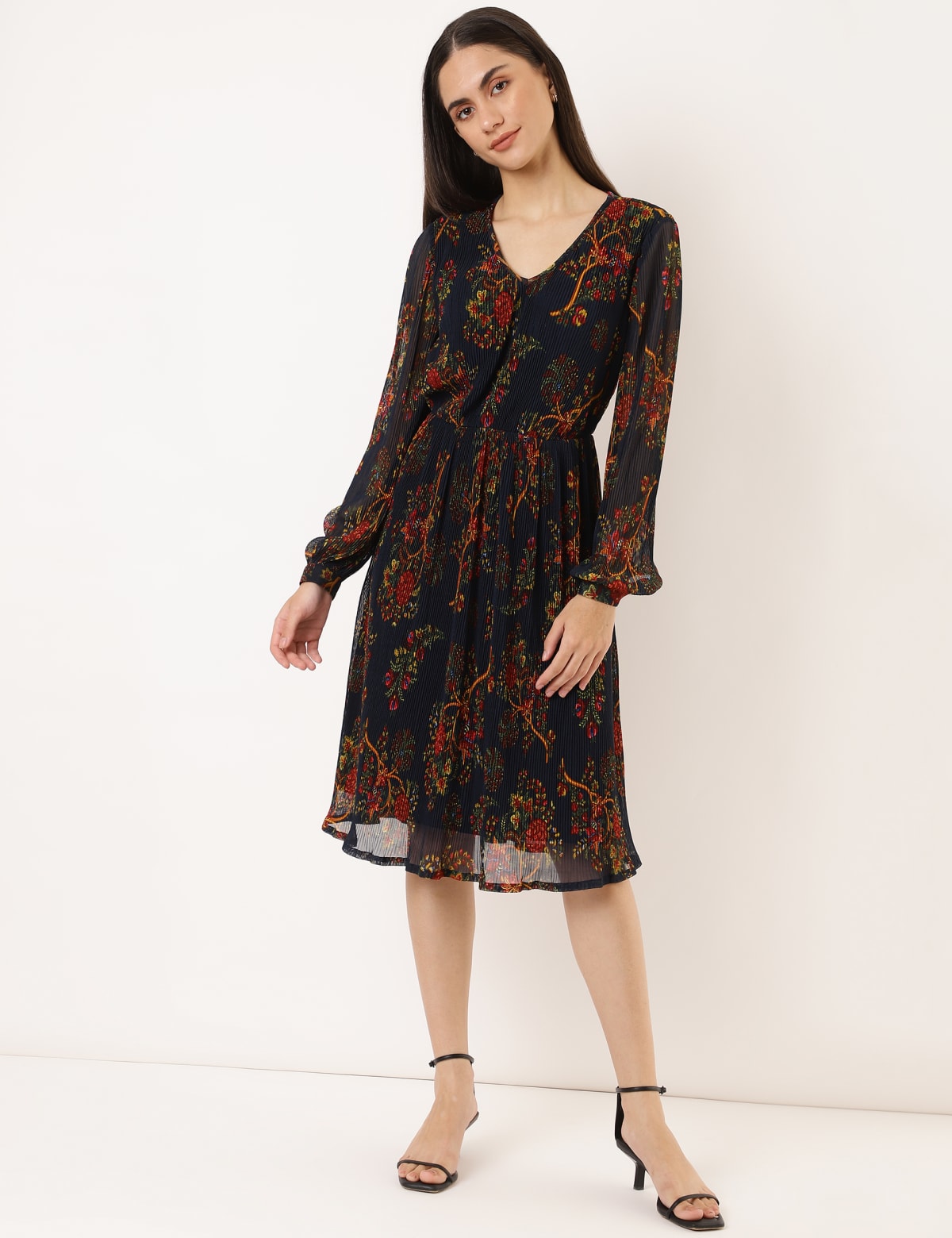 

Marks & Spencer Floral Print V-Neck Dress (FEMALE, NAVY MIX, 6)