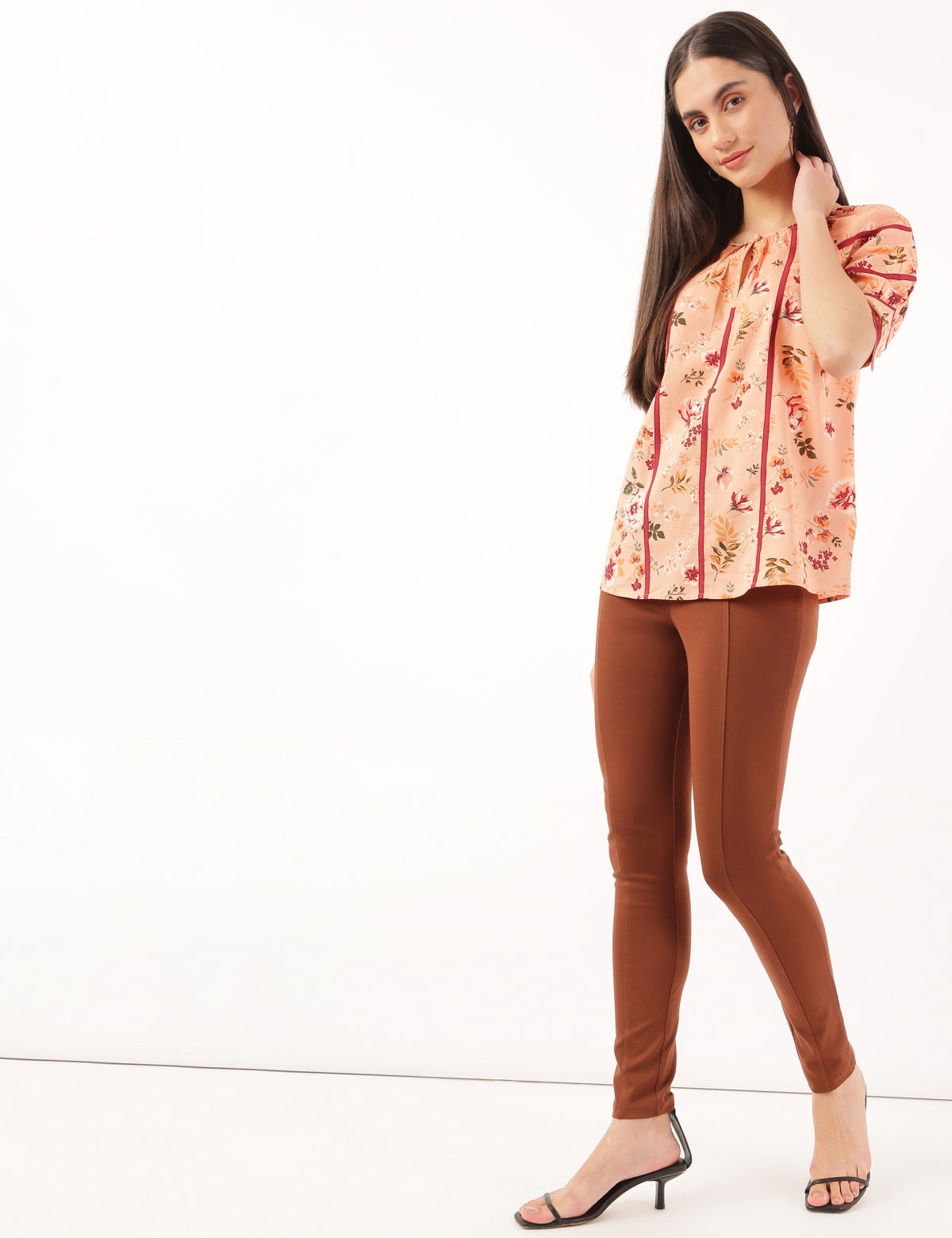 

Marks & Spencer Pure Cotton Floral Print Key Hole Neck Top (FEMALE, BEIGE MIX, 8)