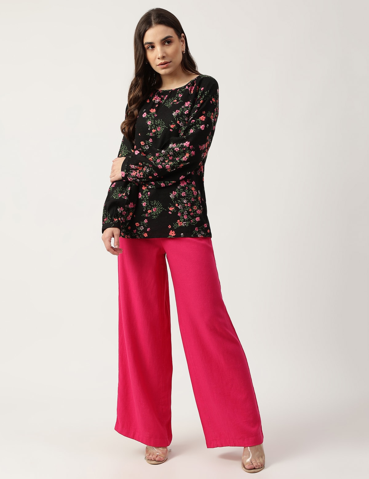 

Marks & Spencer Linen Blend Floral Print Round Neck Top (FEMALE, BLACK MIX, 12)