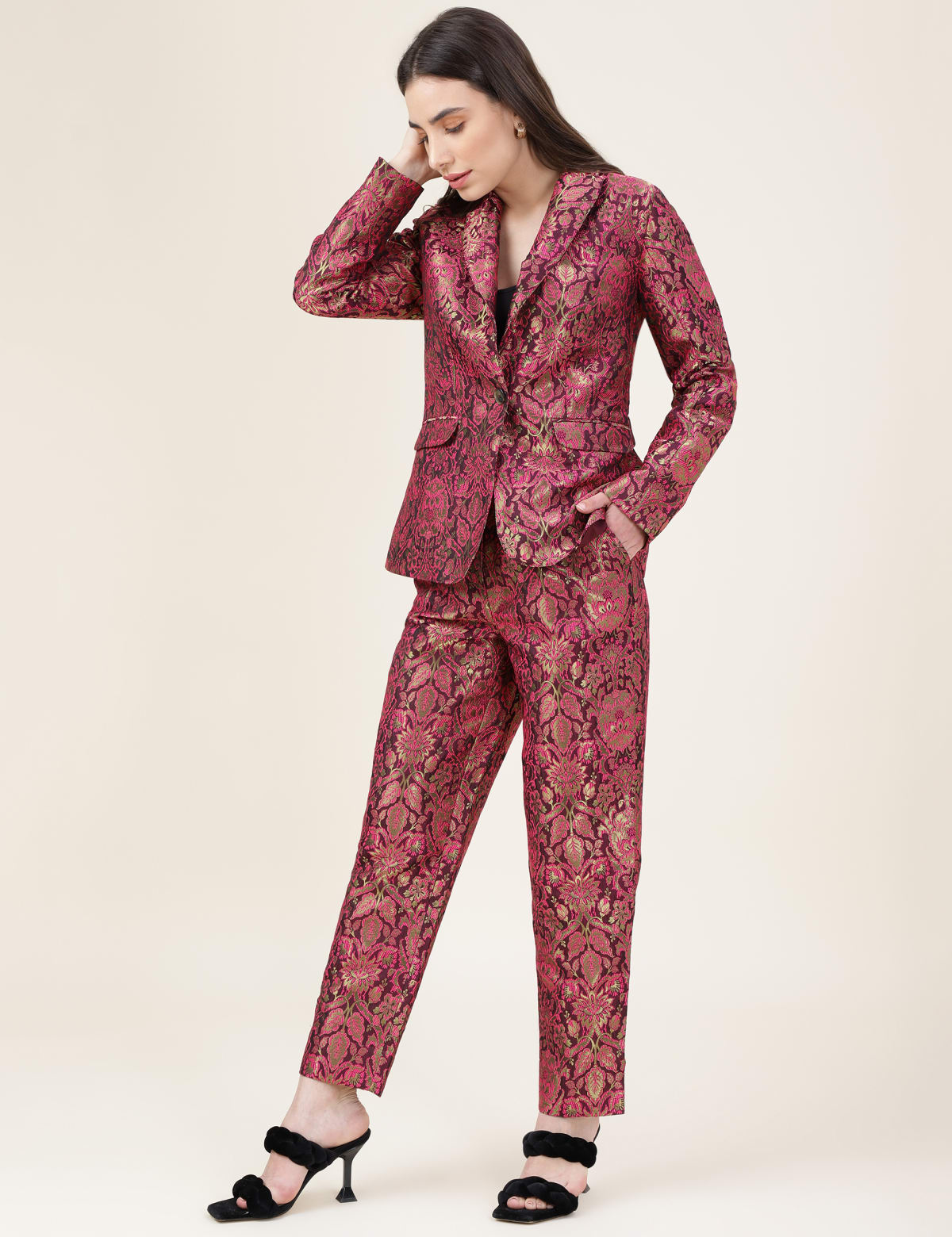 

Marks & Spencer Viscose Mix Floral Regular Fit Trousers (FEMALE, MULTI, 16)