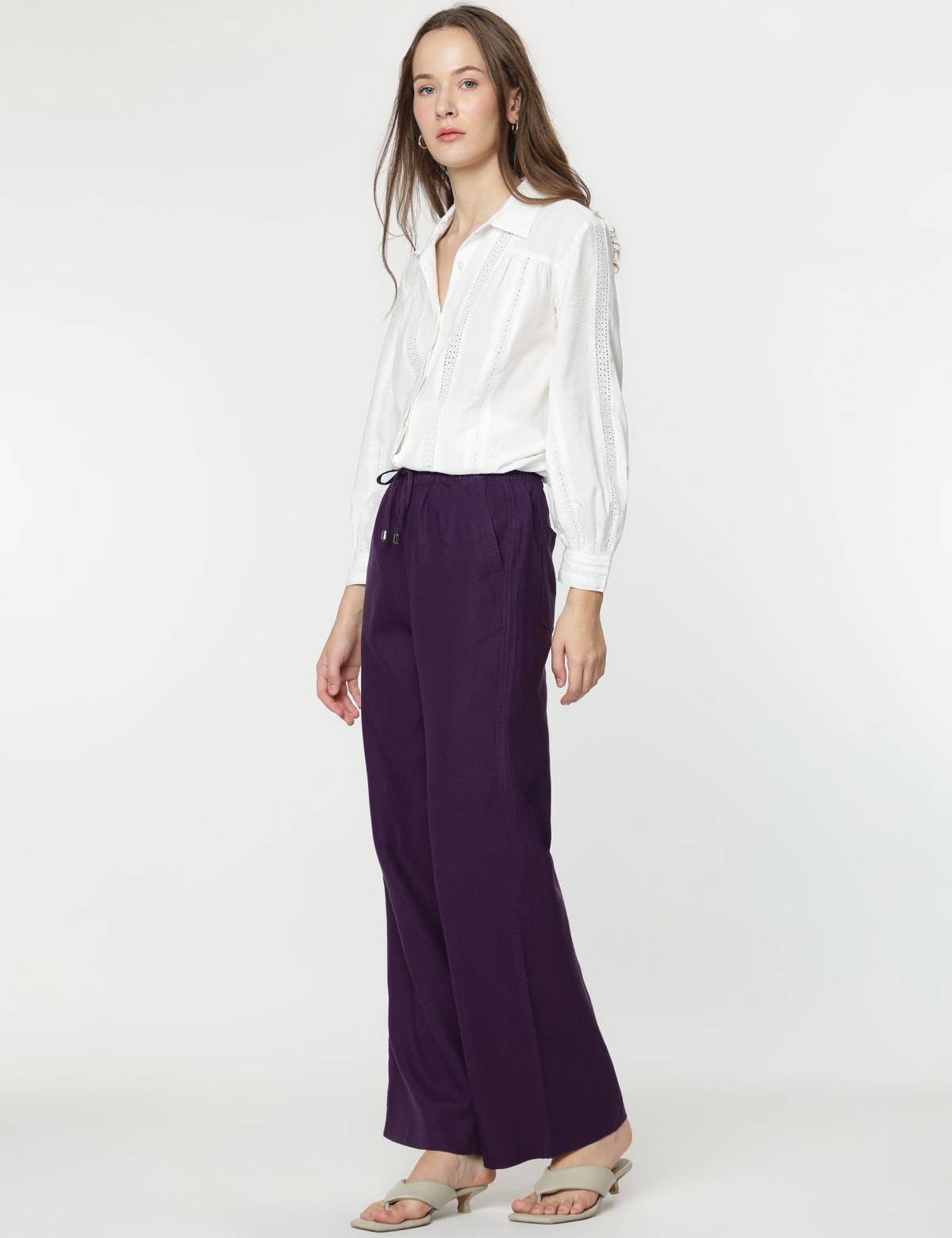 

Marks & Spencer Linen Mix Plain Wide Leg Trousers (FEMALE, BLACKBERRY, 6-REG)