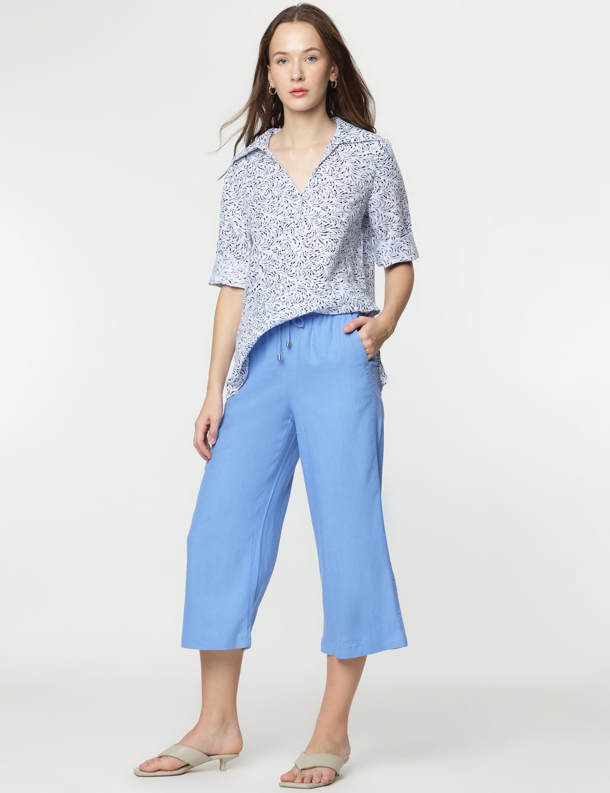 

Marks & Spencer Linen Mix Plain Wide Leg Trousers (FEMALE, FRESH BLUE, 12-REG)