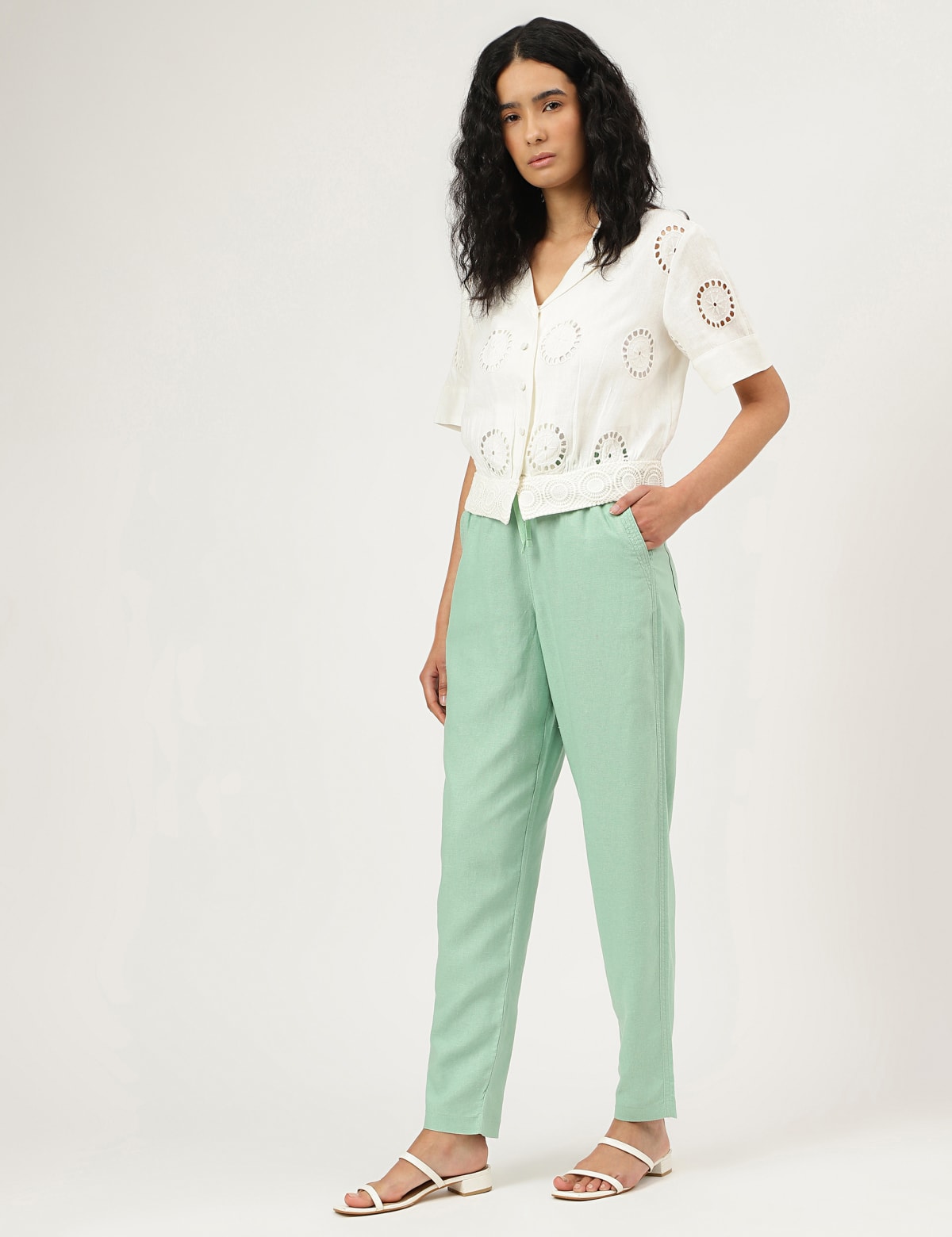 

Marks & Spencer Linen Mix Plain Straight Leg Trouser (FEMALE, PALE JADE, 16-REG)