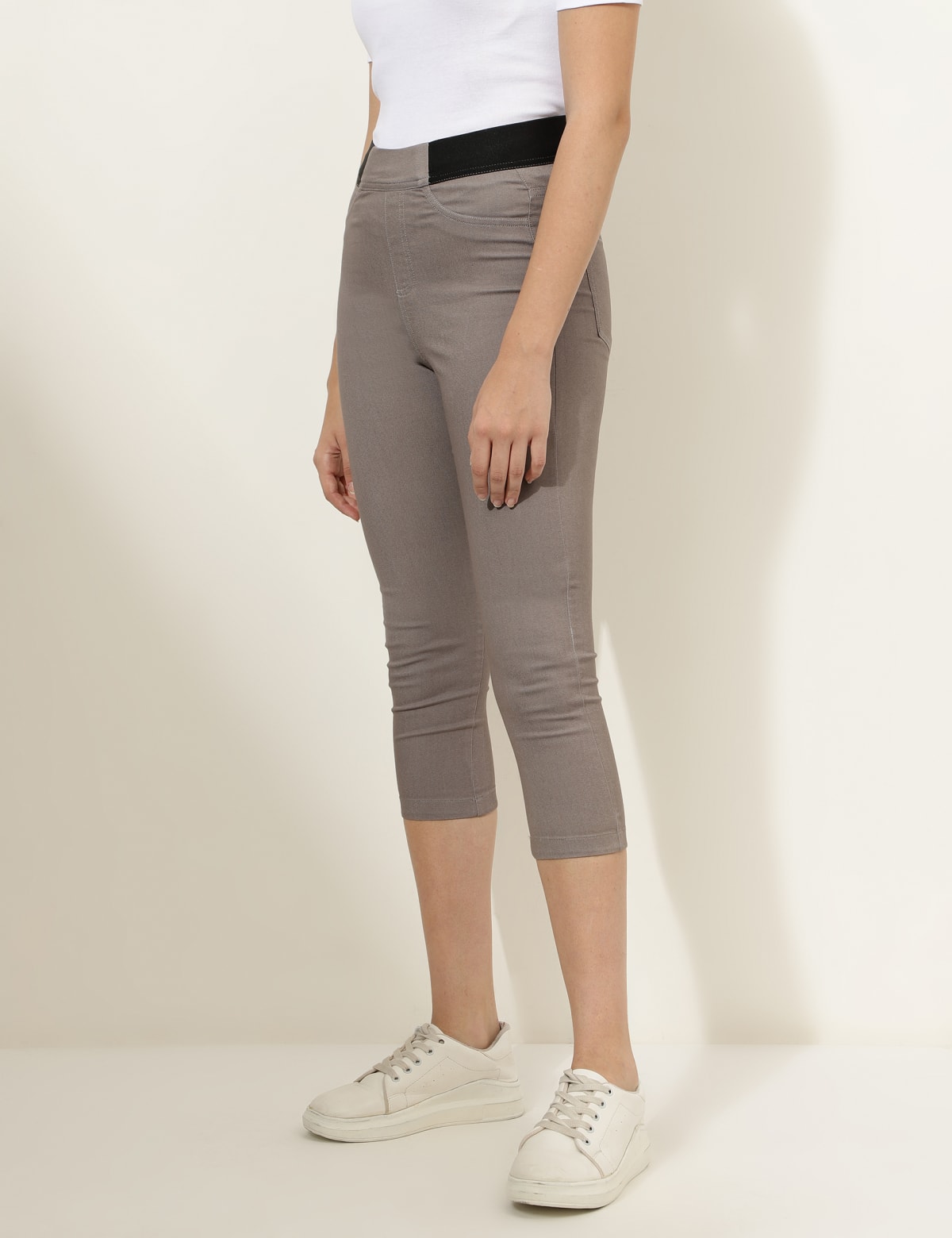 

Marks & Spencer Solid Regular Fit Jeggings (FEMALE, LIGHT GREY, 6)