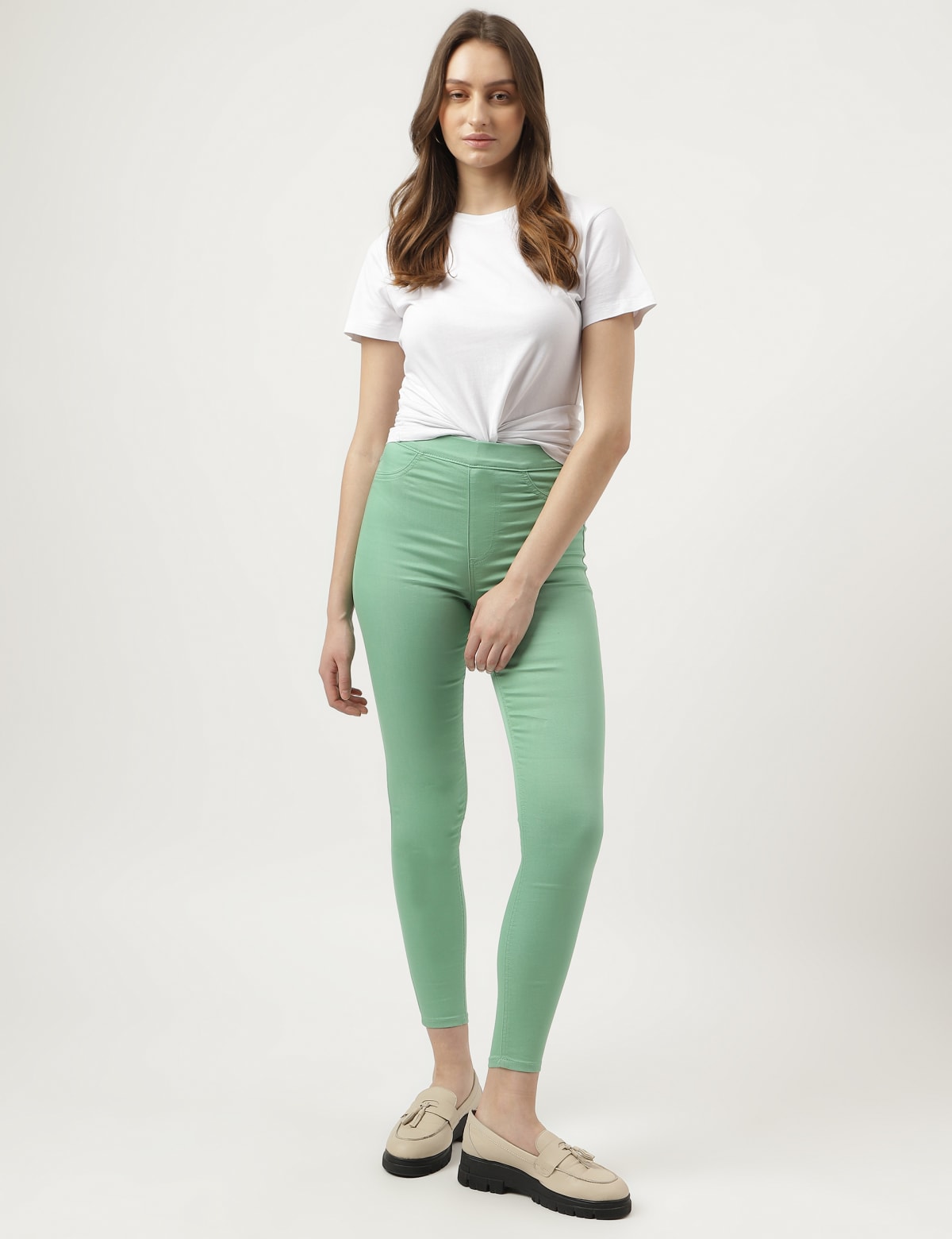 

Marks & Spencer Cotton Mix Plain Regular Fit Jeggings (FEMALE, PALE JADE, 20-REG)