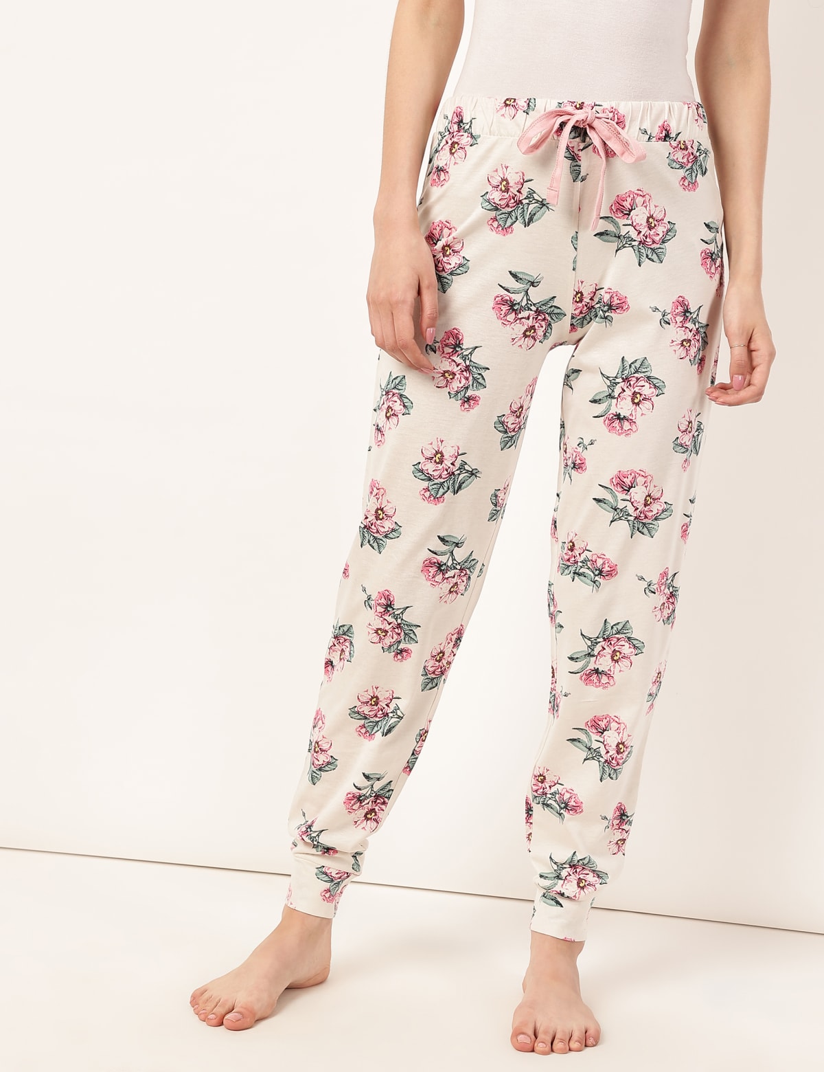 

Marks & Spencer Cotton Mix Floral Regular Fit Trouser (FEMALE, OATMEAL, 8-REG)
