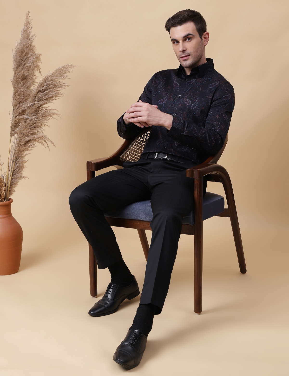 

Marks & Spencer Premium Satin Printed Slim Fit Shirt (MALE, BLACK MIX, 15)