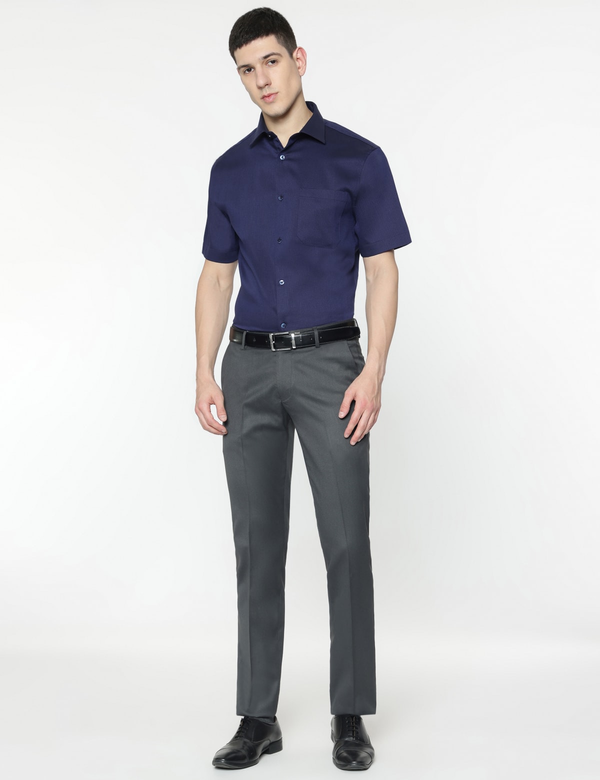 

Marks & Spencer Pure Cotton Plain Spread Collar Shirt (MALE, NAVY, 15)