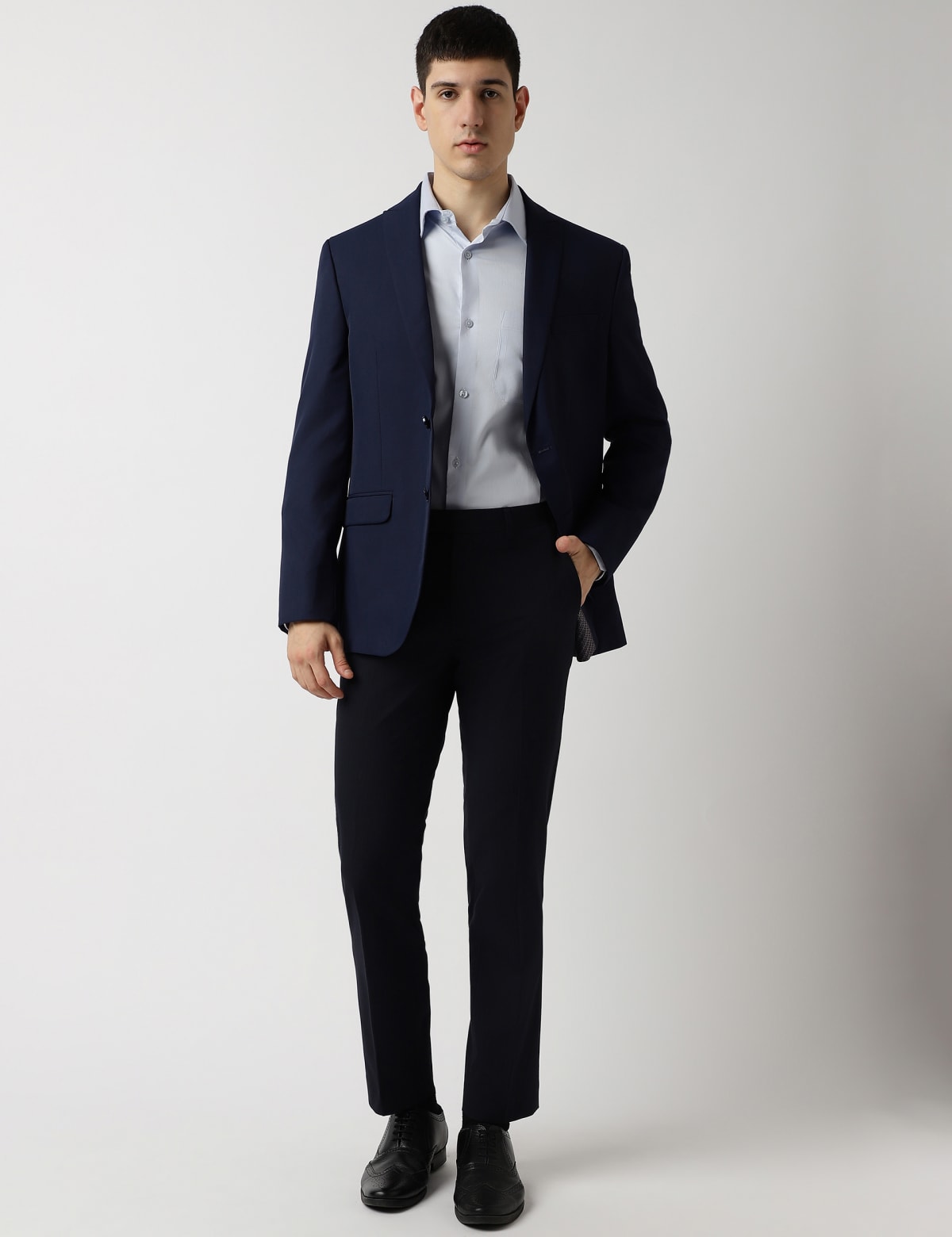 

Marks & Spencer Tailored Fit Plain Peaked Lapel Blazer (MALE, NAVY MIX, 42-REG)