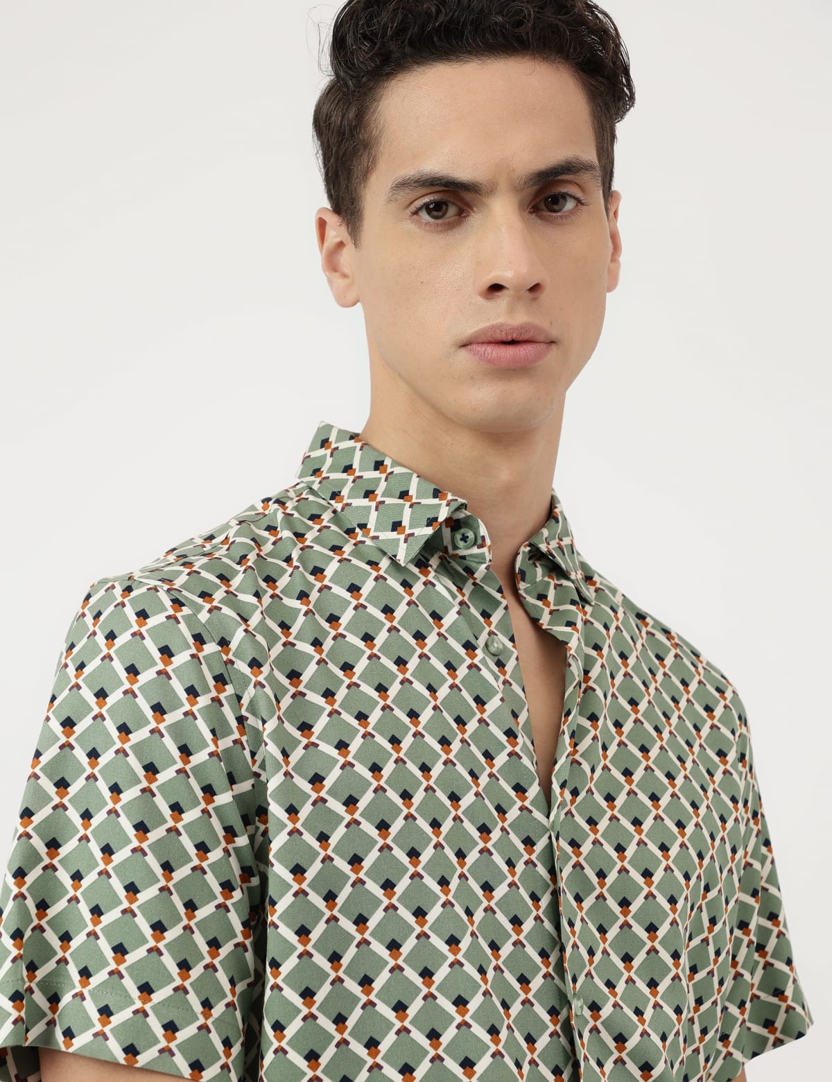 

Marks & Spencer Pure Viscose Geometric Spread Collar Shirt (MALE, GREEN MIX, XXXL)