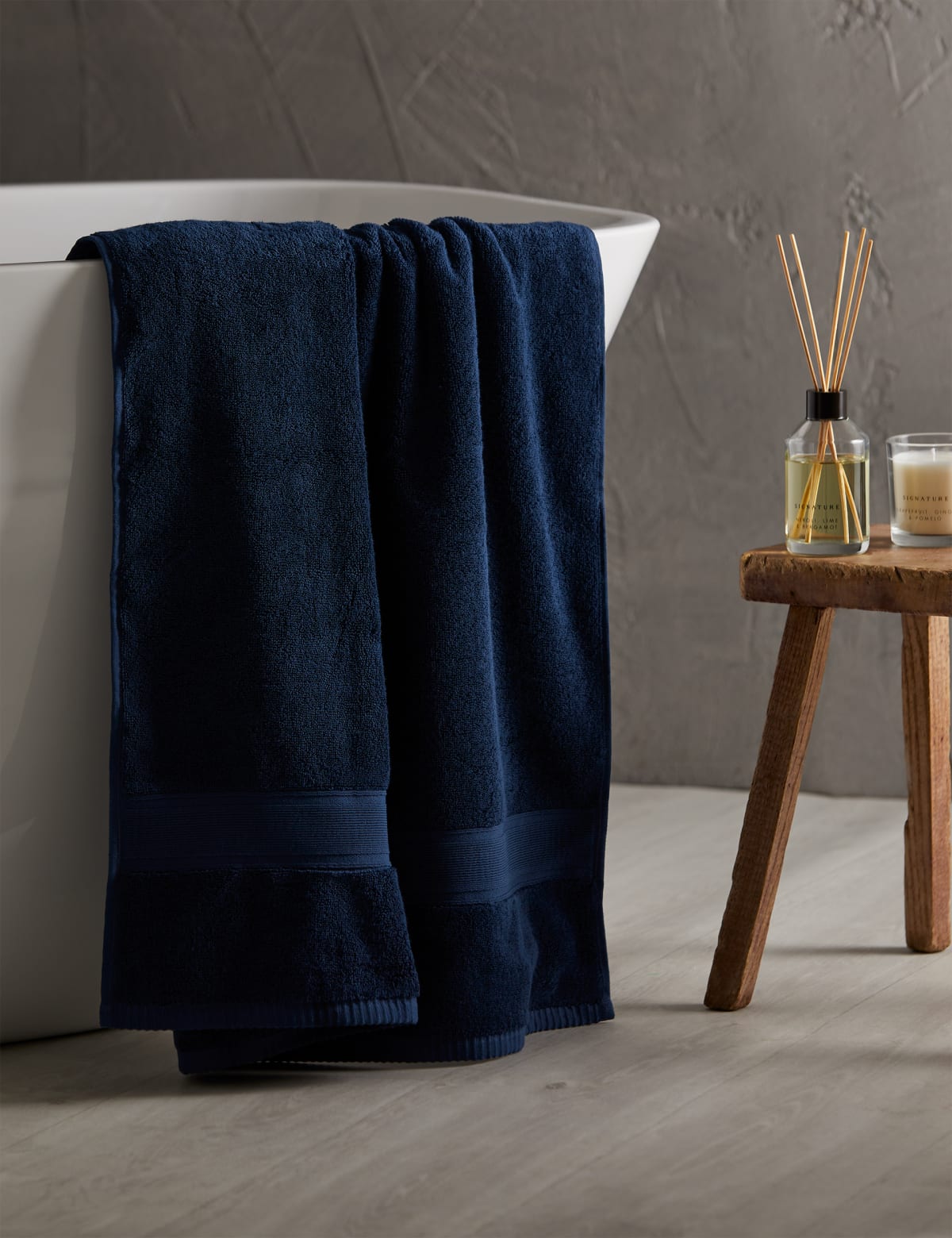 

Marks & Spencer Ultimate Super Soft Pure Cotton Towel (DARK NAVY, HAND)