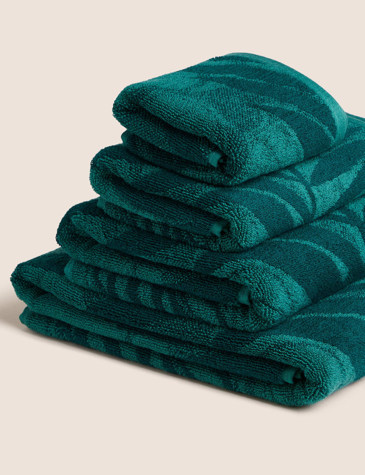

Marks & Spencer Pure Cotton Palm Print Towel (GREEN MIX, BATH)