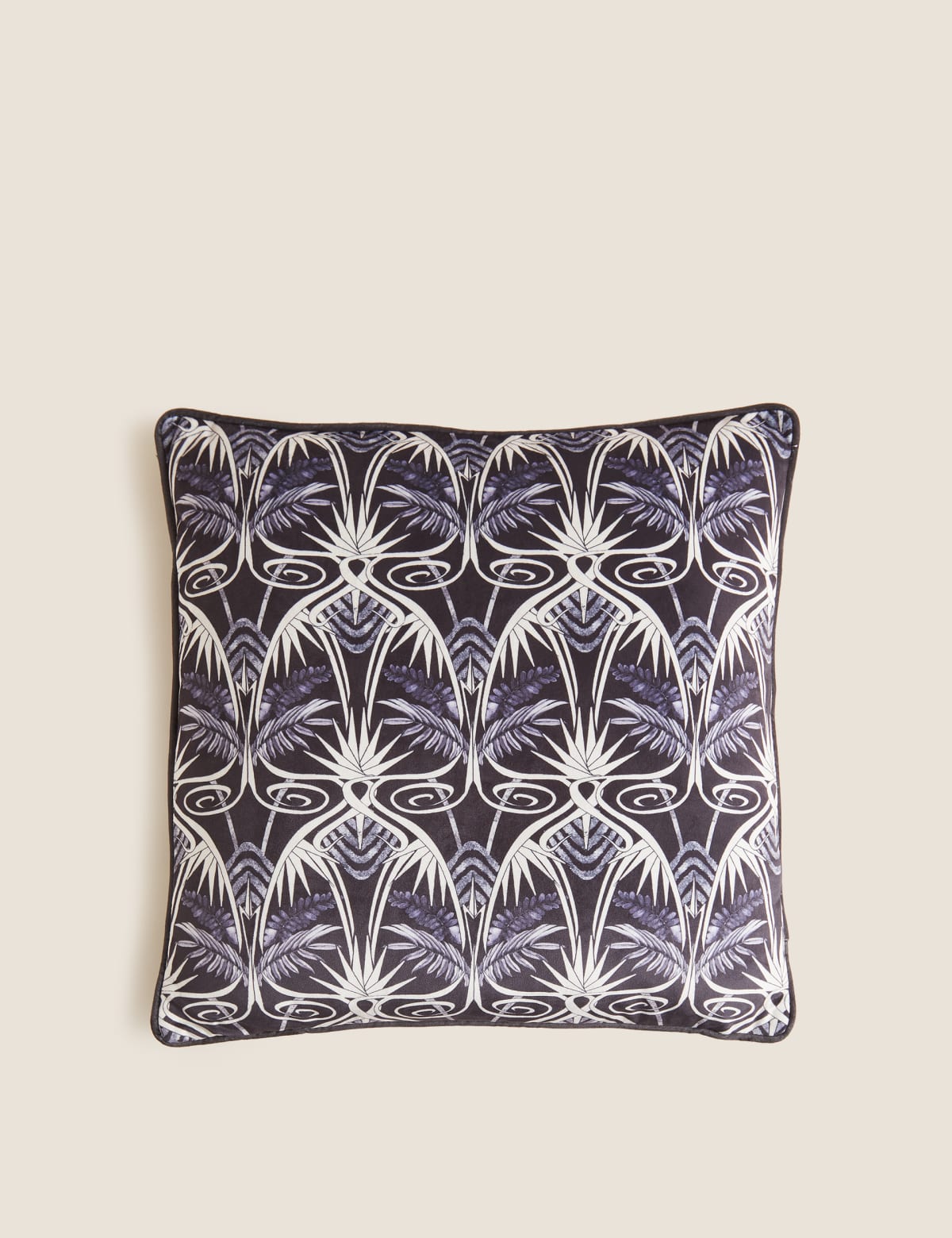 

Marks & Spencer Velvet Geometric Piped Cushion (NAVY MIX)