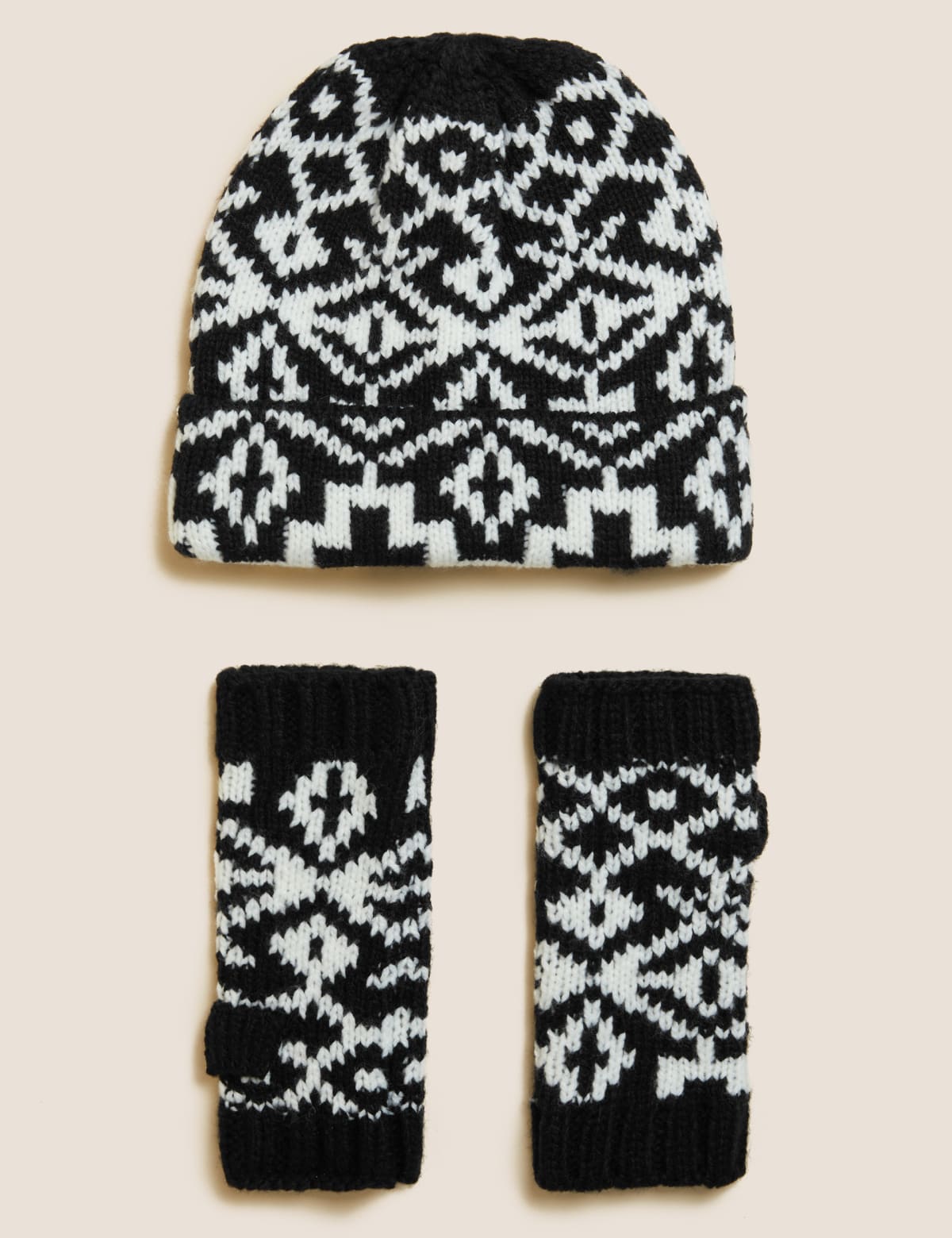 

Marks & Spencer Knitted Fair Isle Hat & Gloves Gift Set (FEMALE, BLACK)
