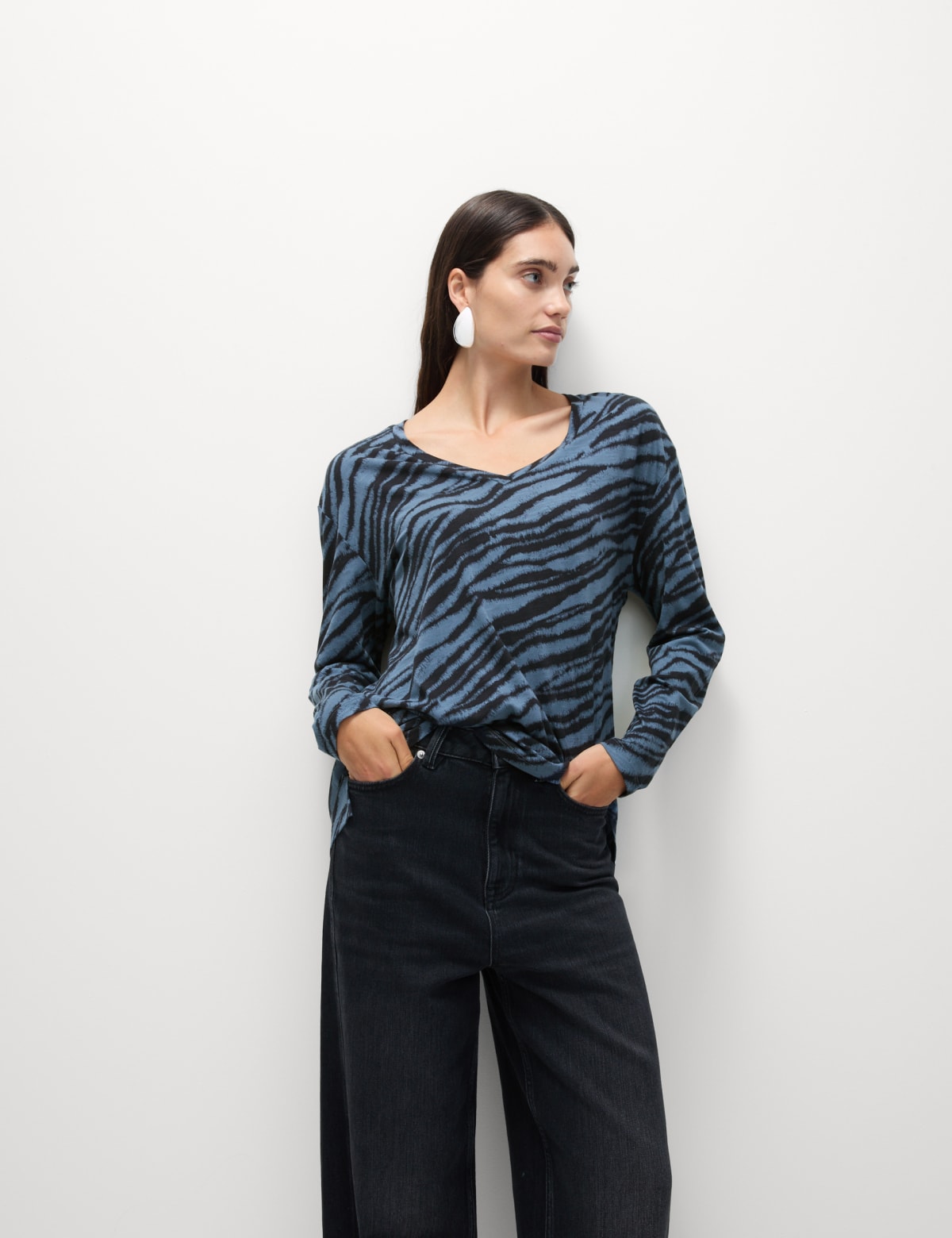 

Marks & Spencer Cotton Modal V-Neck Relaxed Top (FEMALE, NAVY MIX, 10)