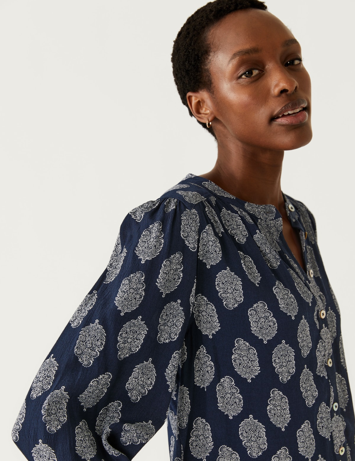 

Marks & Spencer Printed Crew Neck Button Through Blouse (FEMALE, NAVY MIX, 14-REG)