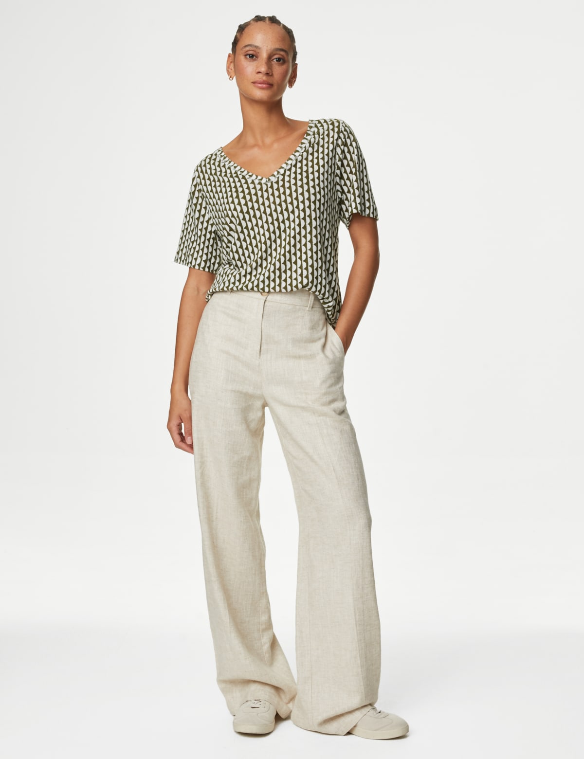 

Marks & Spencer Linen Blend Printed V-Neck Top (FEMALE, KHAKI MIX, 20)