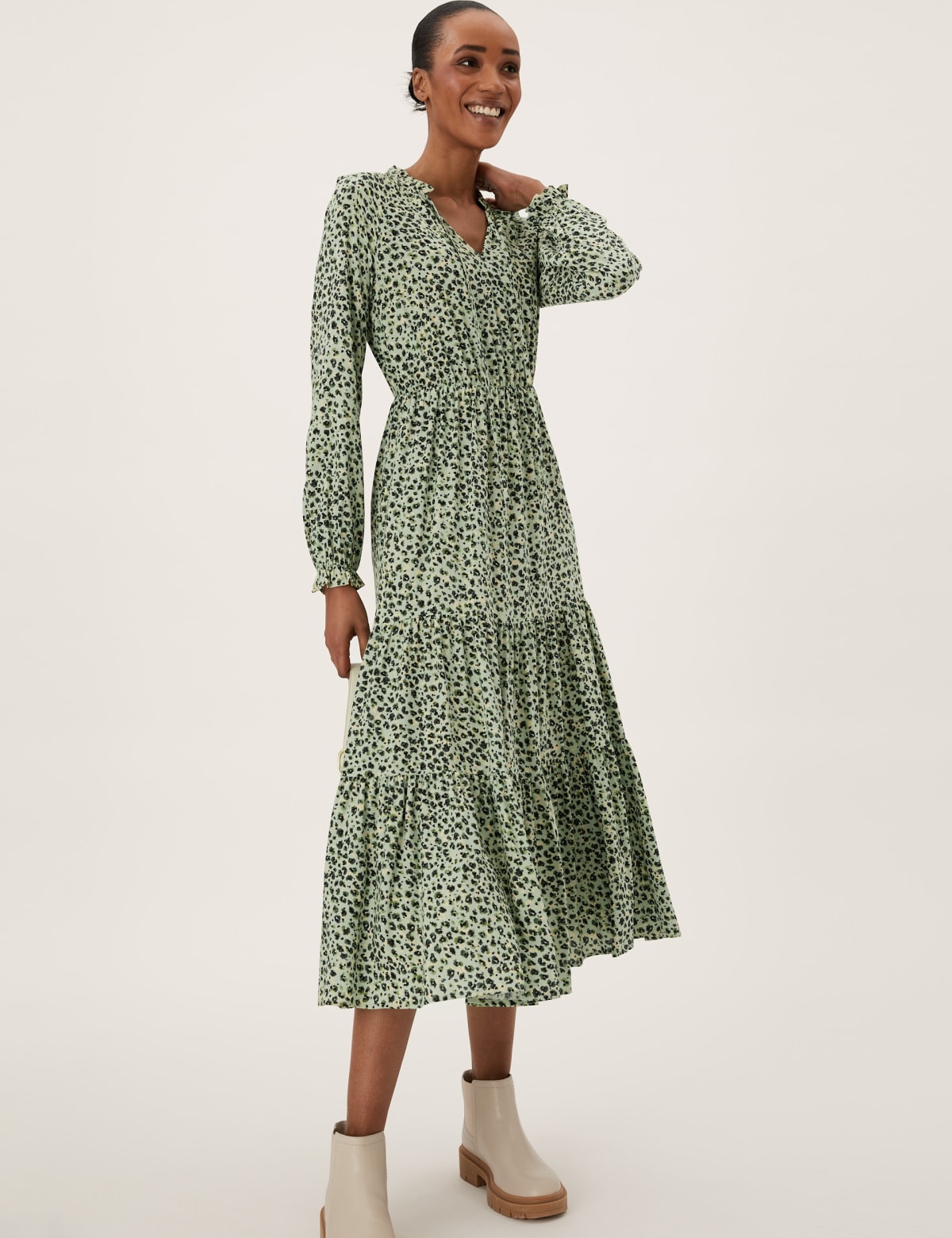 

Marks & Spencer Animal Print Tie Neck Midi Waisted Dress (FEMALE, GREEN MIX, 22-LNG)