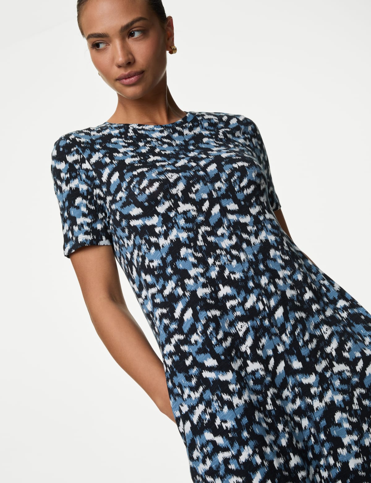 

Marks & Spencer Pure Cotton Printed Midi T-Shirt Dress (FEMALE, BLUE MIX, 16-PET)