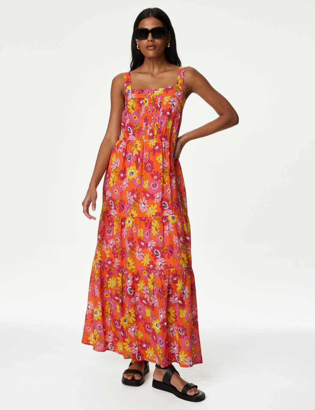 

Marks & Spencer Cotton Blend Printed Maxi Tiered Dress (FEMALE, ORANGE MIX, 18-REG)
