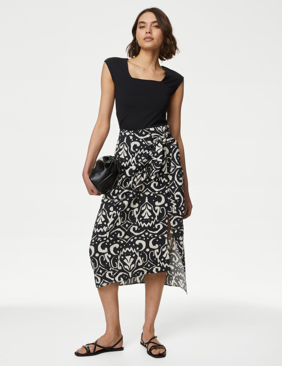 

Marks & Spencer Printed Midi Wrap Skirt (FEMALE, BLACK MIX, 16-LNG)