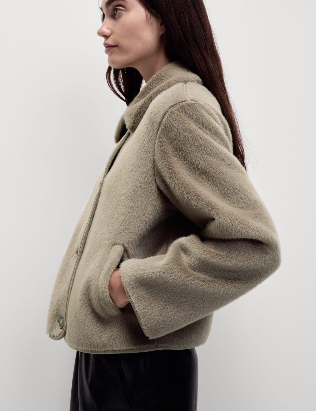 

Marks & Spencer Faux Fur Collared Short Jacket (FEMALE, MOCHA, 12)