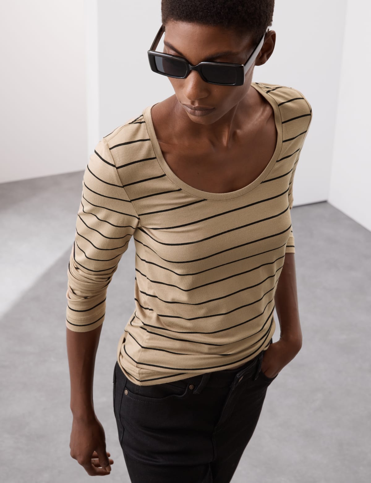 

Marks & Spencer Jersey Striped Scoop Neck Top (FEMALE, CARAMEL MIX, 16)
