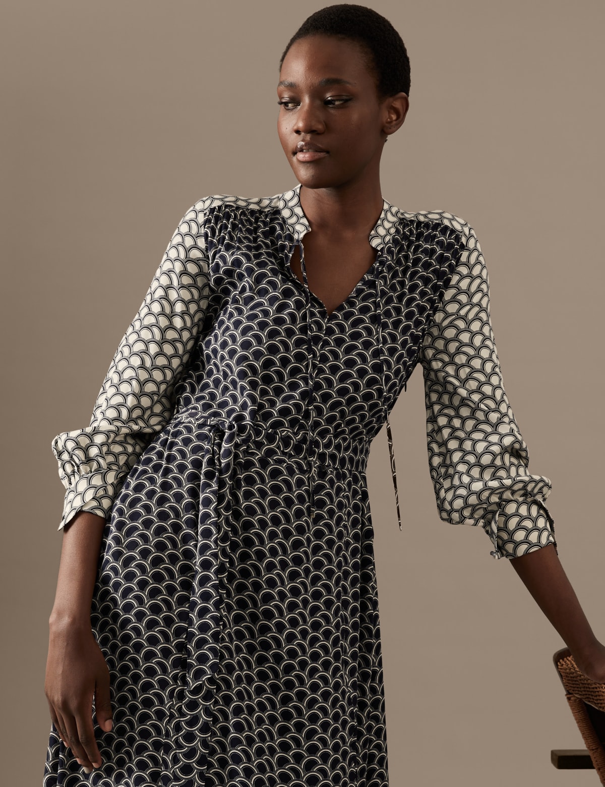 

Marks & Spencer Printed Tie Neck Midaxi Waisted Dress (FEMALE, BLUE MIX, 12)