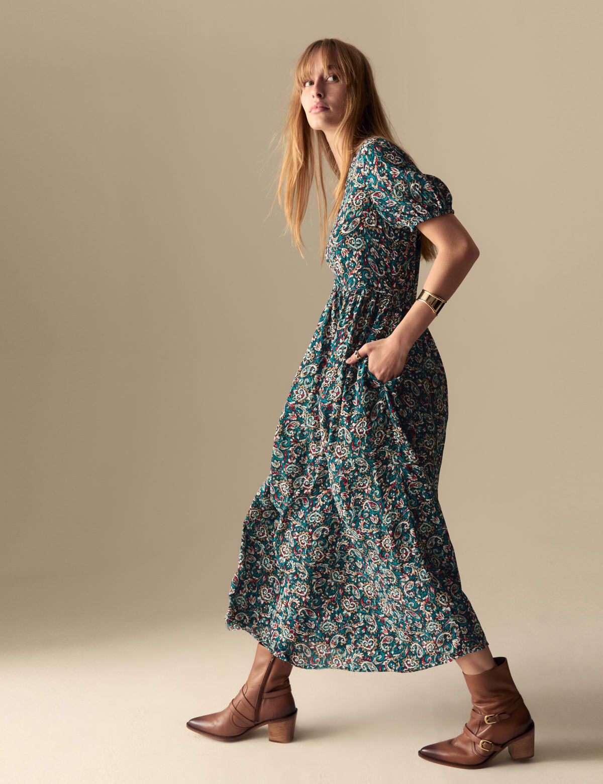

Marks & Spencer Paisley V-Neck Midaxi Tea Dress (FEMALE, DARK GREEN MIX, 14-REG)