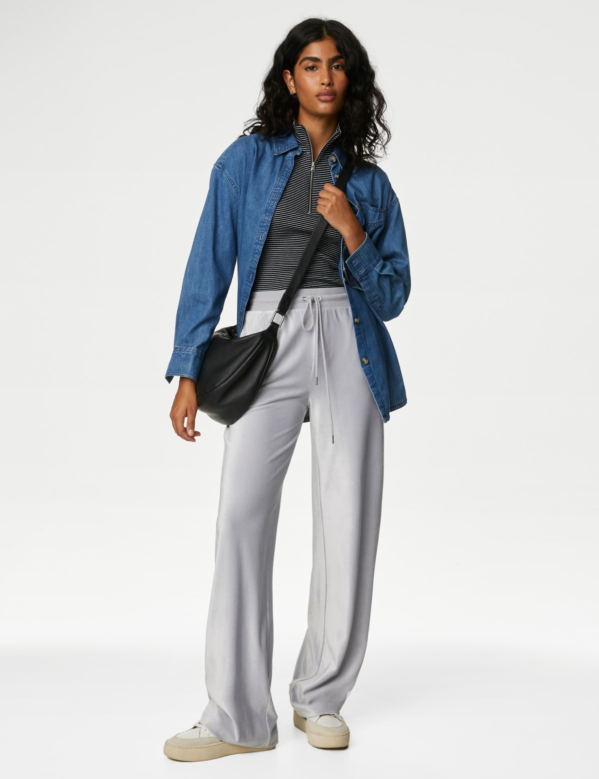

Marks & Spencer Velour Wide Leg Joggers (FEMALE, PEARL GREY, 12-REG)