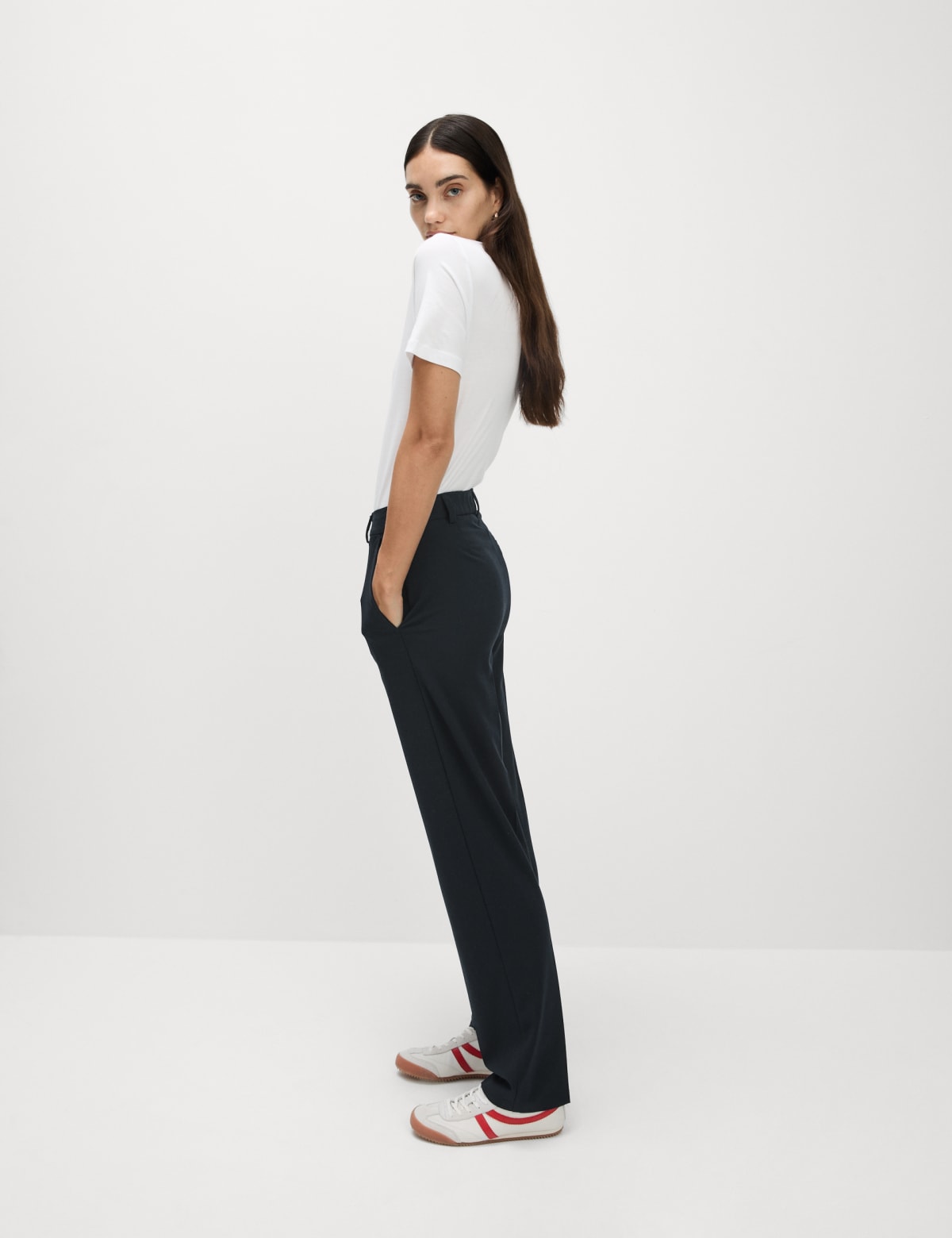 

Marks & Spencer Woven Straight Leg Trousers with Stretch (FEMALE, DARK NAVY, 18-REG)