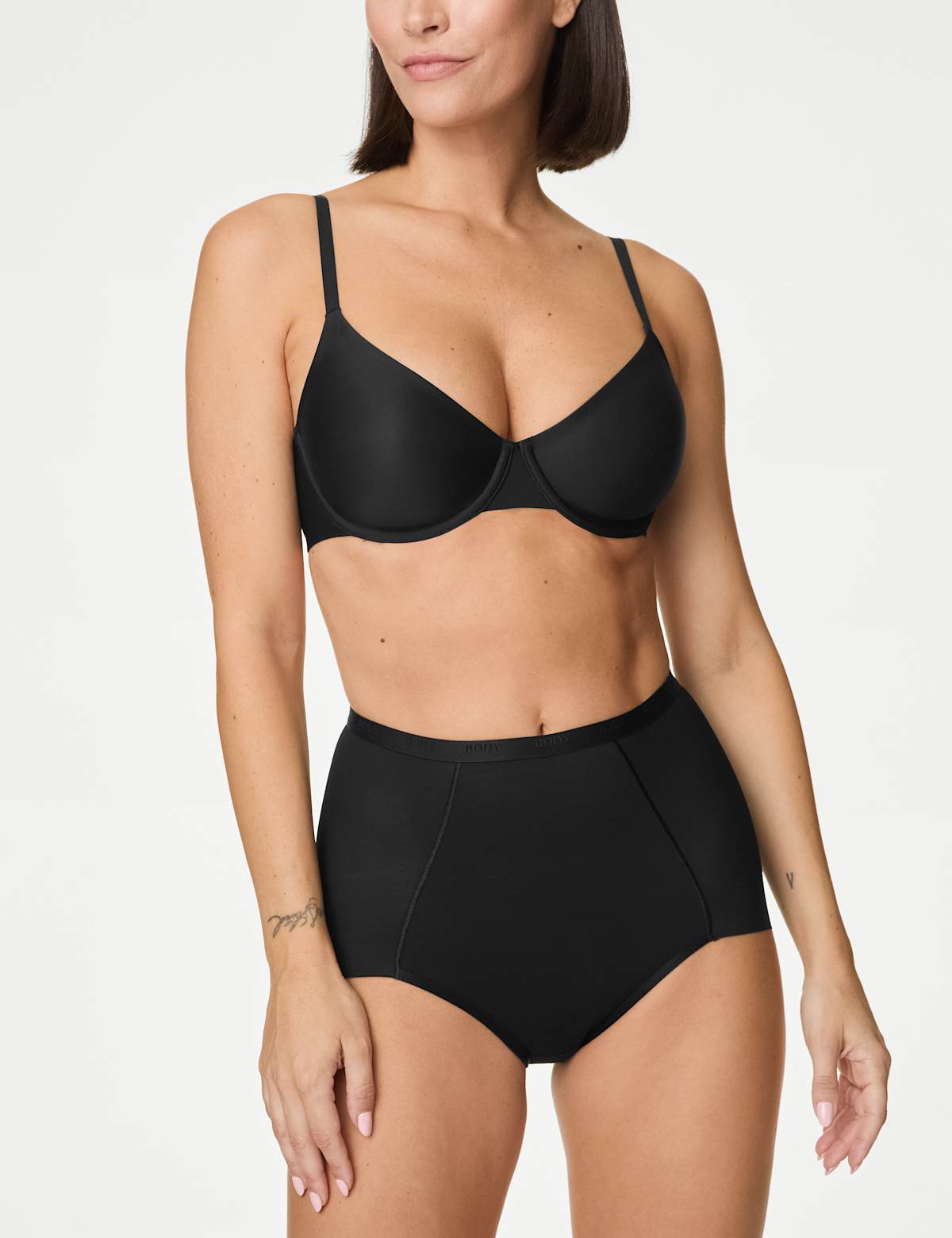 

Marks & Spencer Tummy Control Flexifit™ Sheer Full Briefs (FEMALE, BLACK, 16)