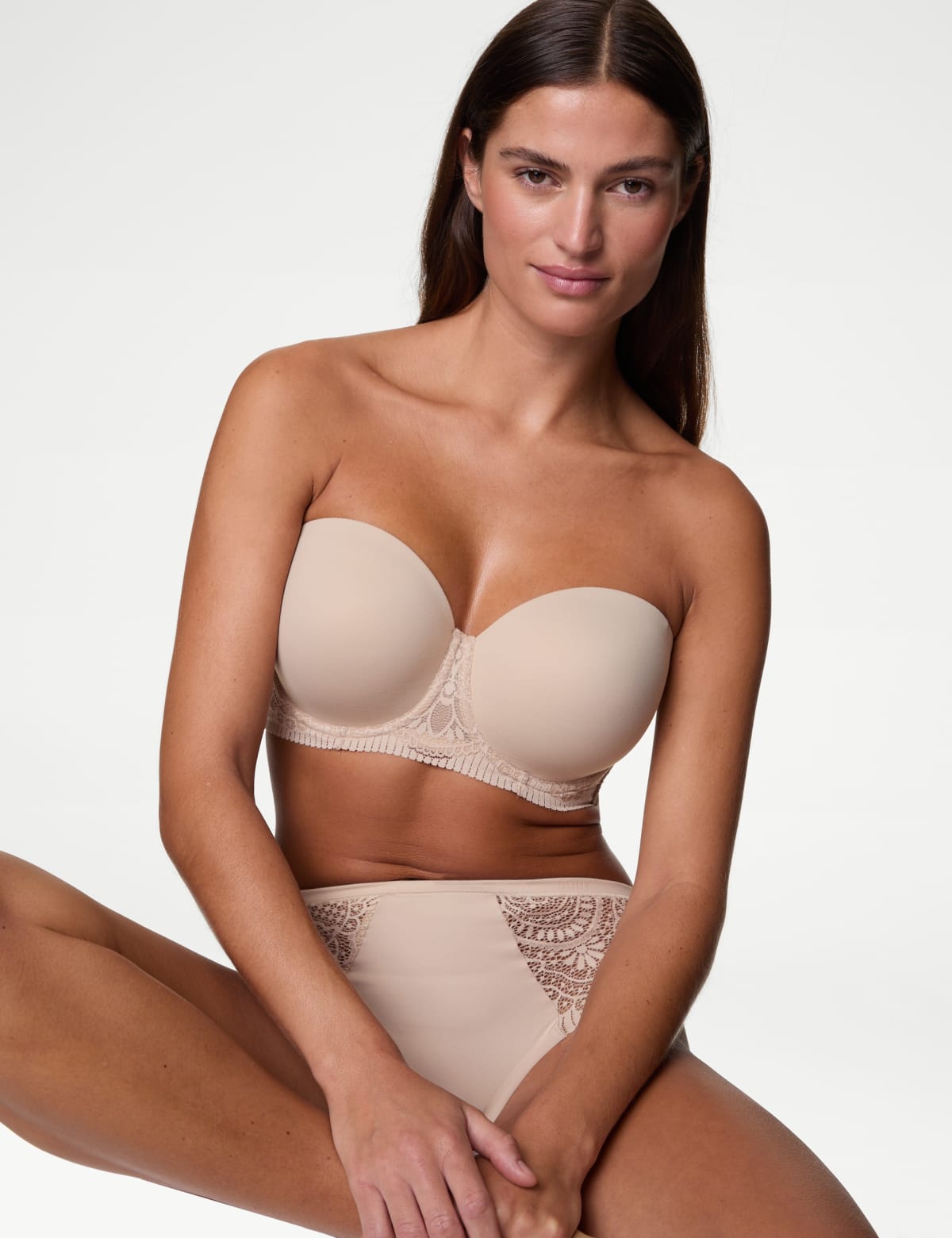 

Marks & Spencer Body Soft™ Wired Strapless Bra A-E (FEMALE, OPALINE, 34-D)