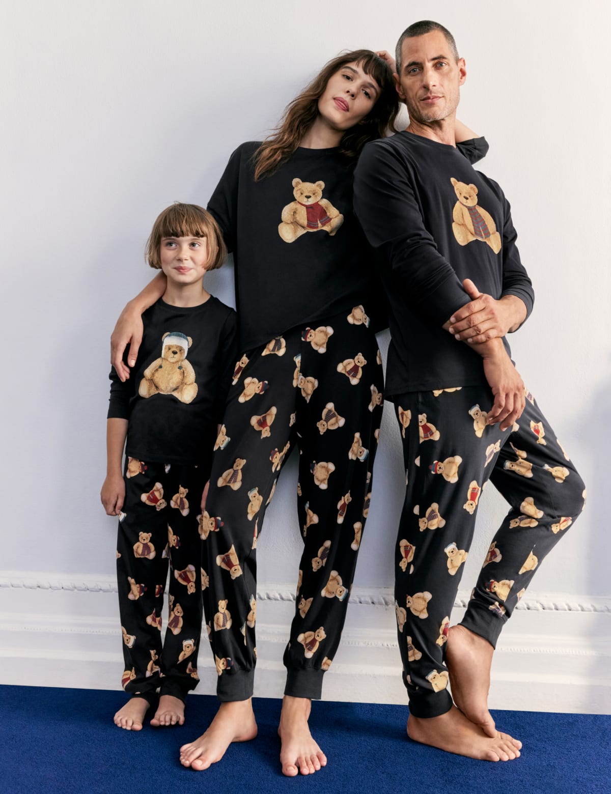 

Marks & Spencer Women's Spencer Bear™ Family Christmas Pyjama Set (FEMALE, CARBON, XS)
