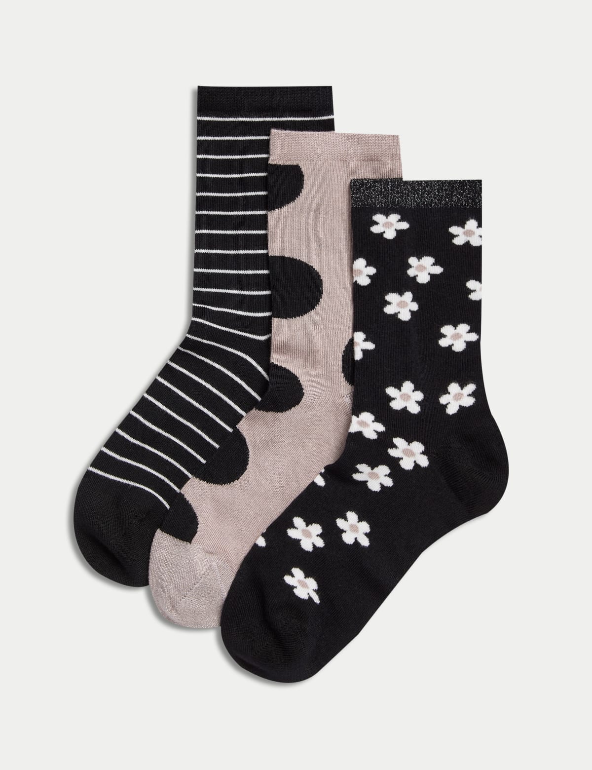 

Marks & Spencer 3pk Sumptuously Soft™ Ankle High Socks (FEMALE, BLACK MIX)