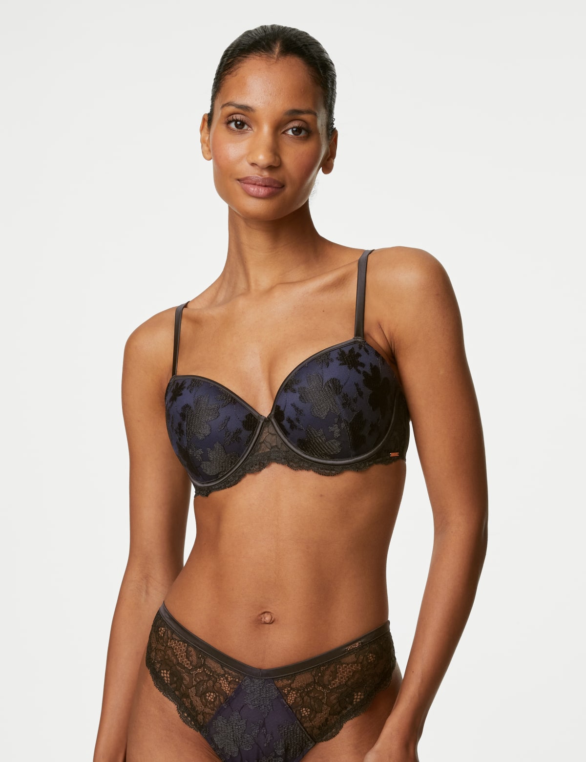 

Marks & Spencer Cosmos Wired Push Up Balcony Bra A-E (FEMALE, NAVY MIX, 32-D)