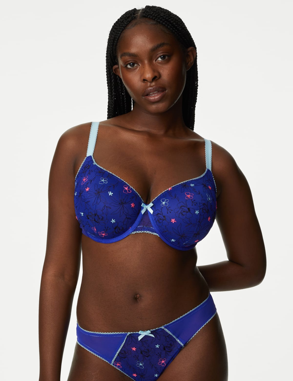 

Marks & Spencer Carissa Embroidery Wired Full Cup Bra A-E (FEMALE, BLUE MIX, 36-C)