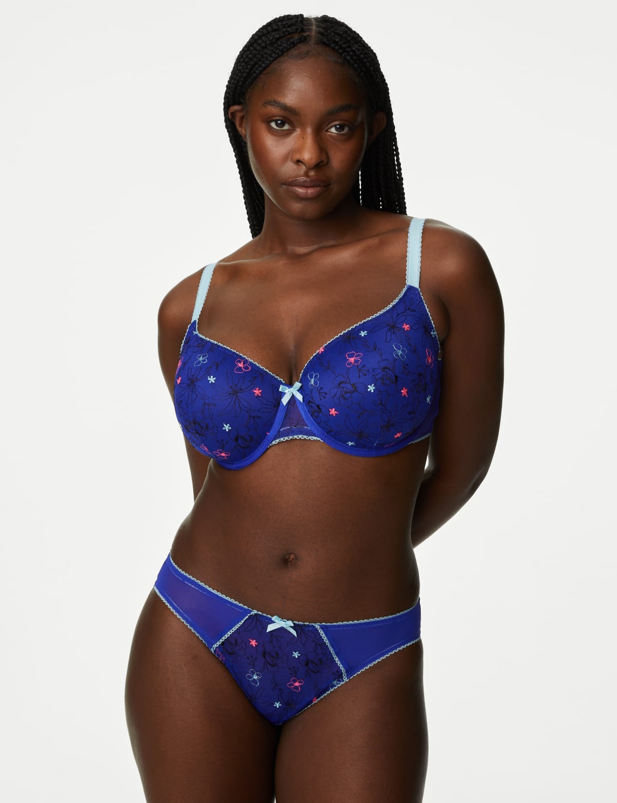 

Marks & Spencer Carissa Embroidery High Leg Knickers (FEMALE, BLUE MIX, 10)