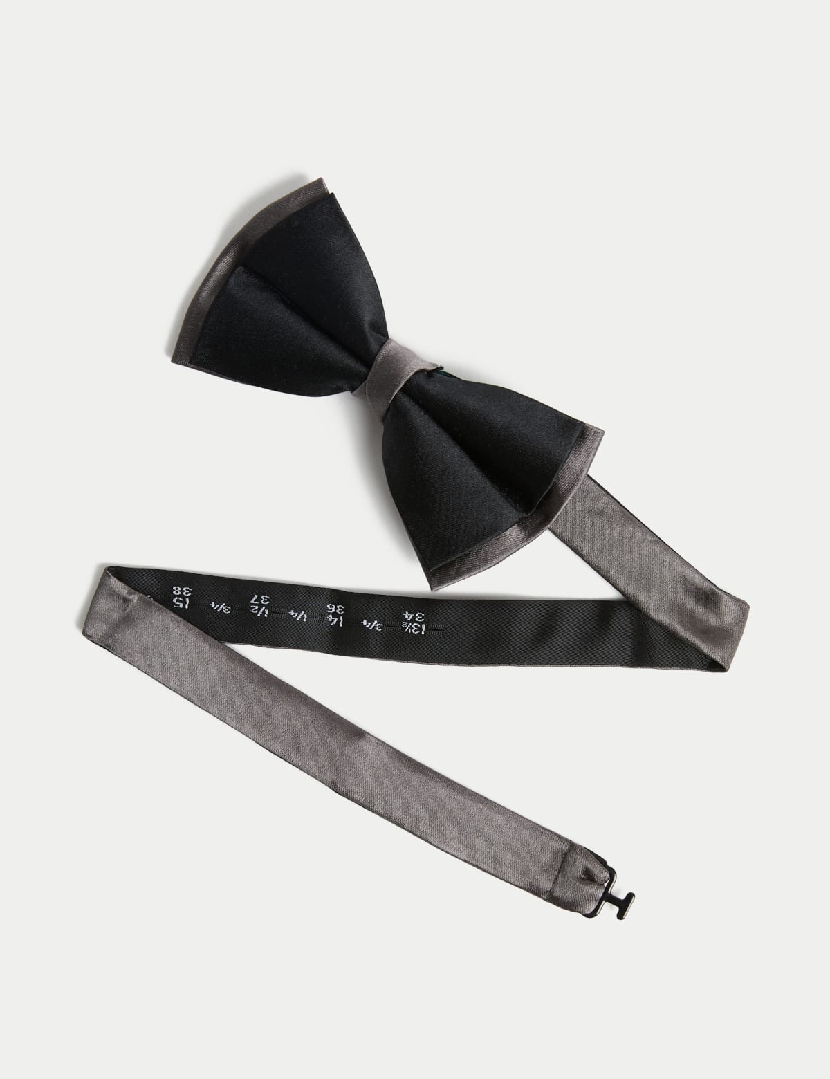 

Marks & Spencer Pure Silk Bow Tie (MALE, BLACK/GREY)