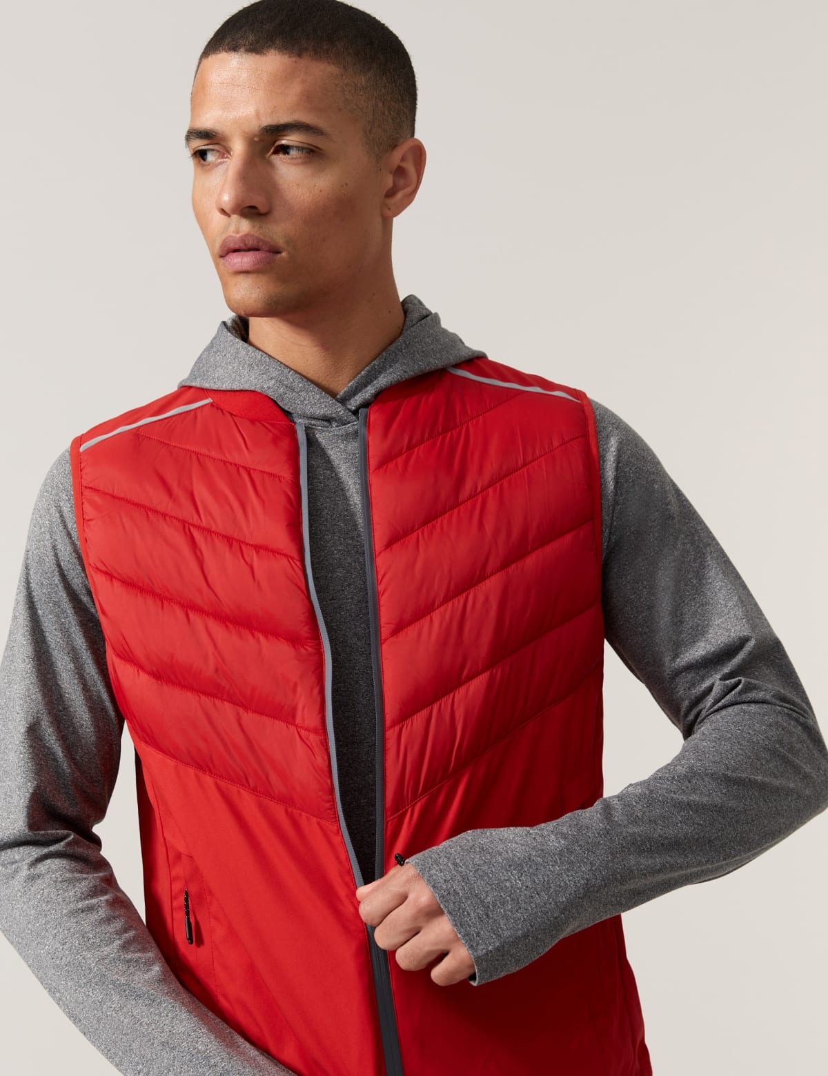 

Marks & Spencer Running Gilet with Stormwear™ (MALE, RED, L)