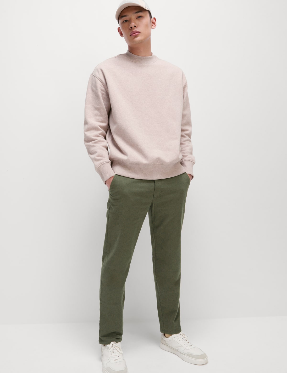 

Marks & Spencer Regular Fit Stretch Chino (MALE, FADED KHAKI, 42-33)