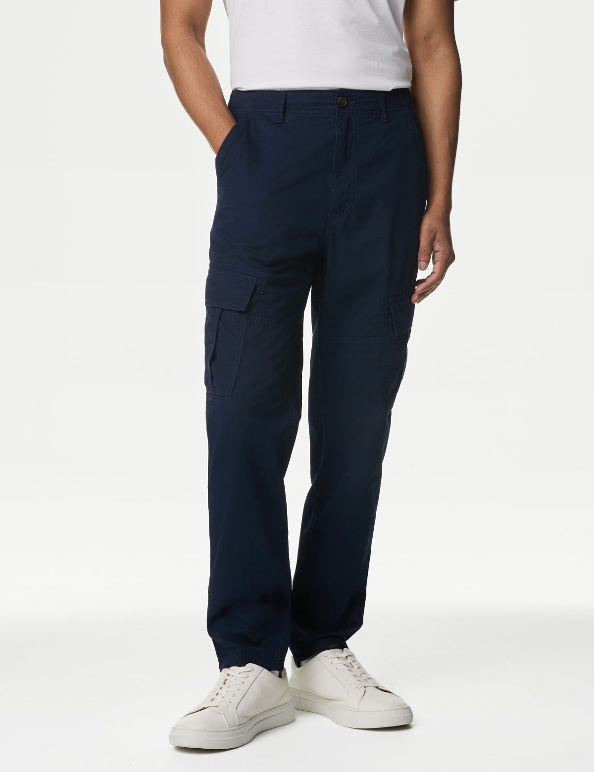 

Marks & Spencer Tapered Fit Pure Cotton Lightweight Cargo Trousers (MALE, DARK NAVY, 34-33)