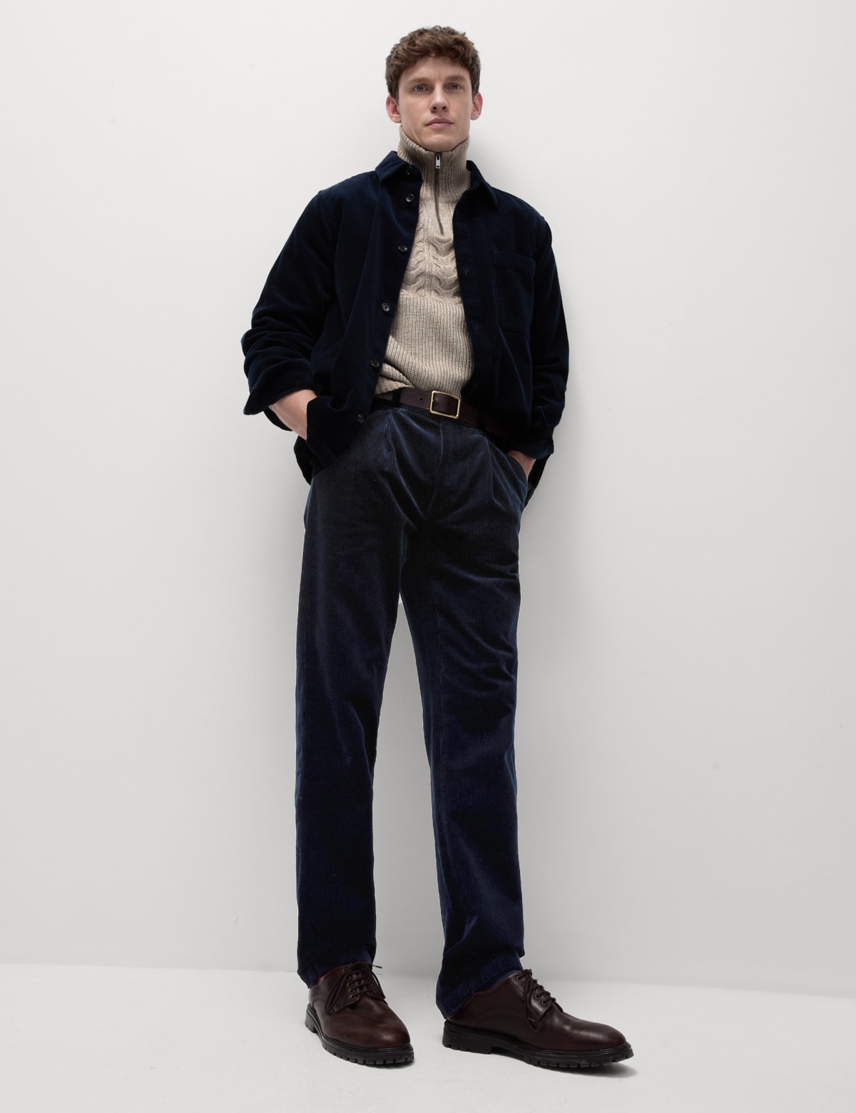 

Marks & Spencer Regular Fit Luxury Single Pleat Corduroy Chinos (MALE, MIDNIGHT NAVY, 40-33)