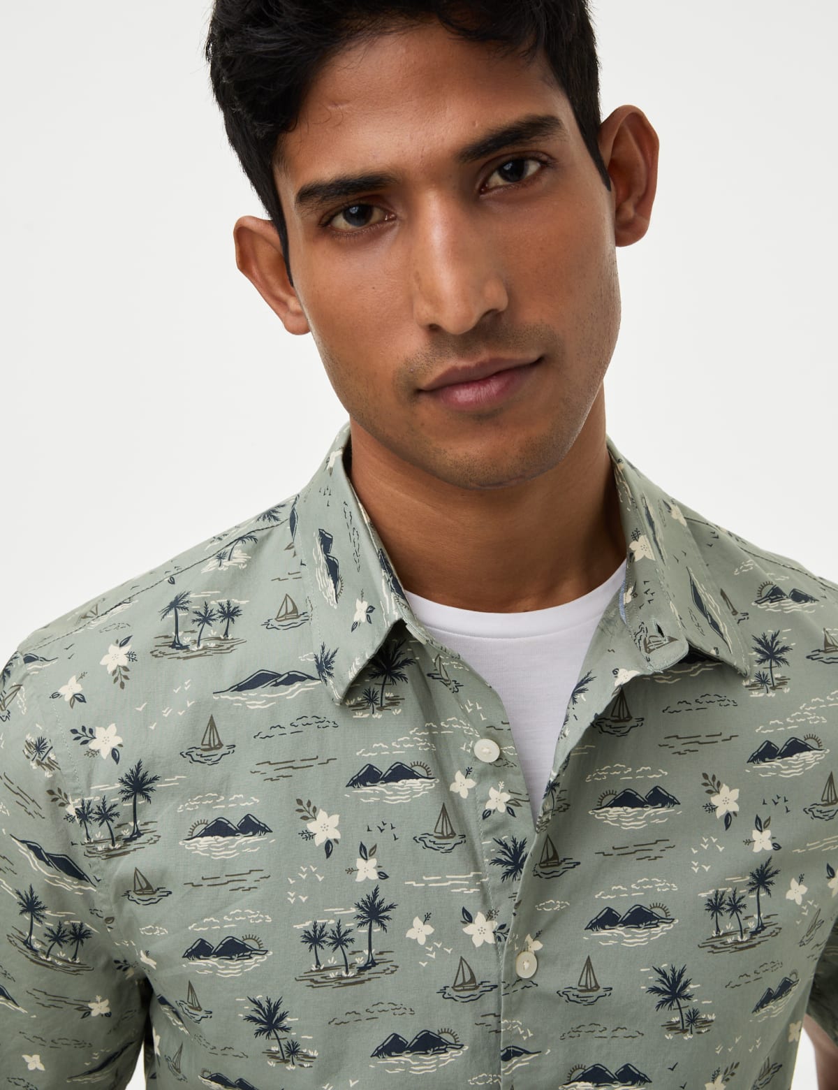 

Marks & Spencer Easy Iron Pure Cotton Geometric Print Shirt (MALE, GREEN MIX, S-REG)