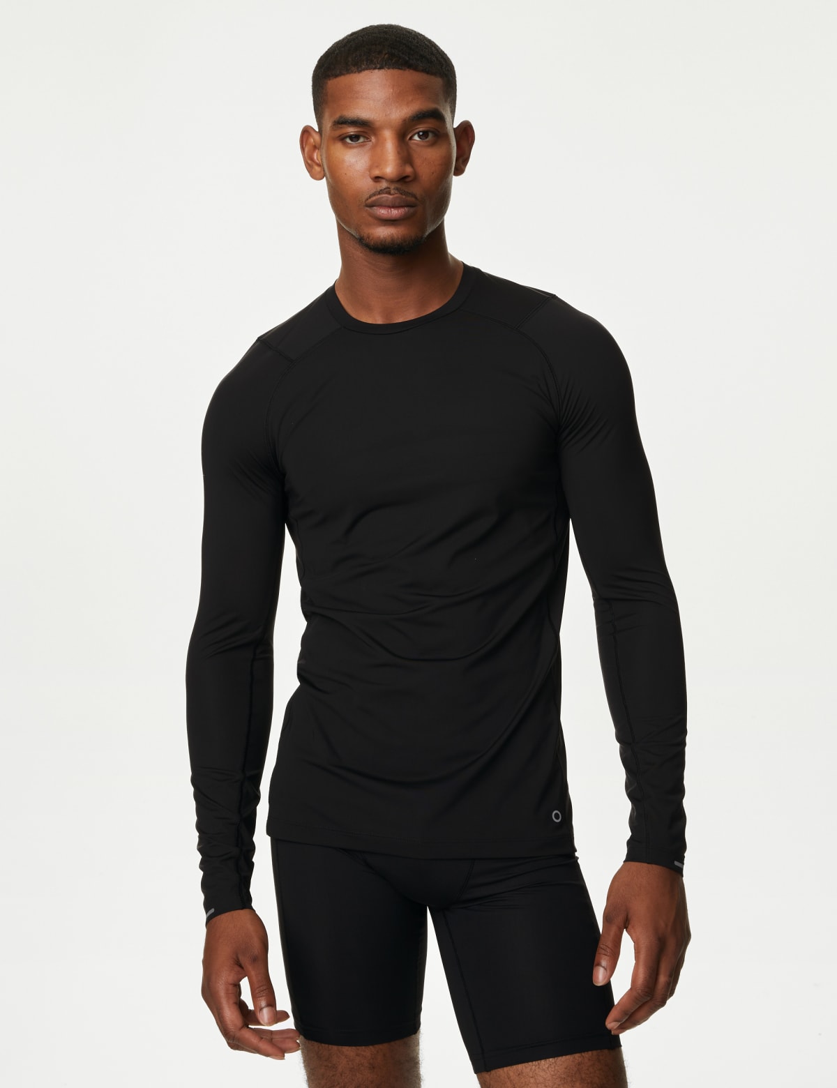 

Marks & Spencer Long Sleeve Training T-Shirt (MALE, BLACK, XXL-REG)