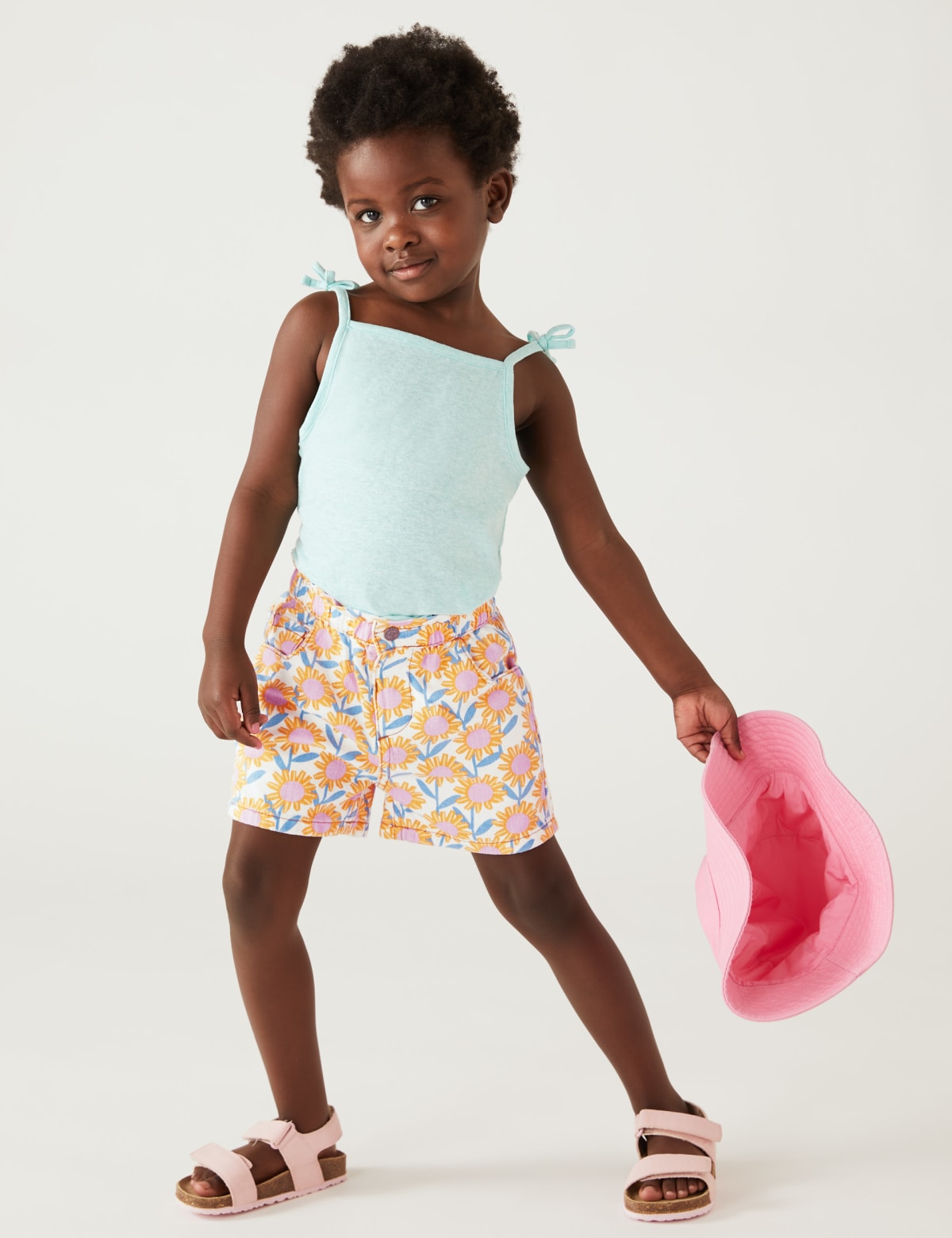 

Marks & Spencer Denim Floral Shorts (GIRLS, MULTI, 4-5 Y)